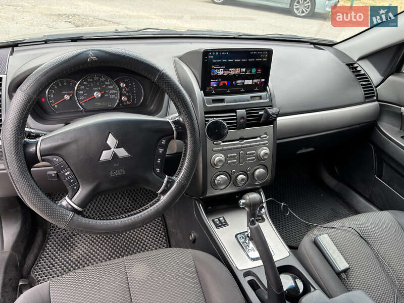 Седан Mitsubishi Galant 2009 в Киеве