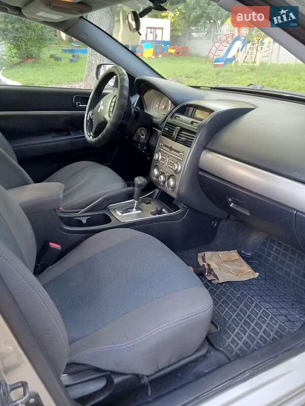 Седан Mitsubishi Galant 2009 в Хмельницком