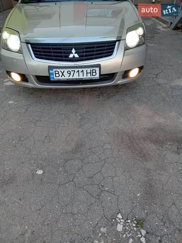 Седан Mitsubishi Galant 2009 в Хмельницком
