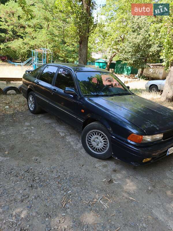 Mitsubishi Galant 1989