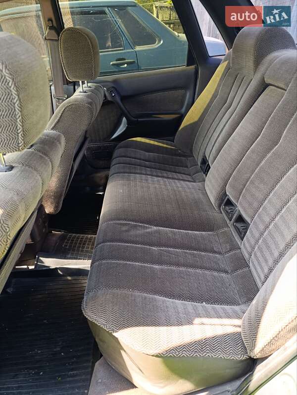 Седан Mitsubishi Galant 1988 в Чорткове