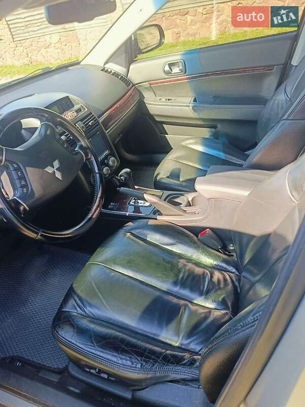 Седан Mitsubishi Galant 2009 в Житомире