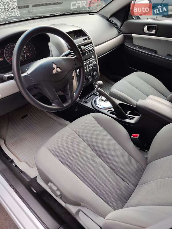 Седан Mitsubishi Galant 2007 в Виннице