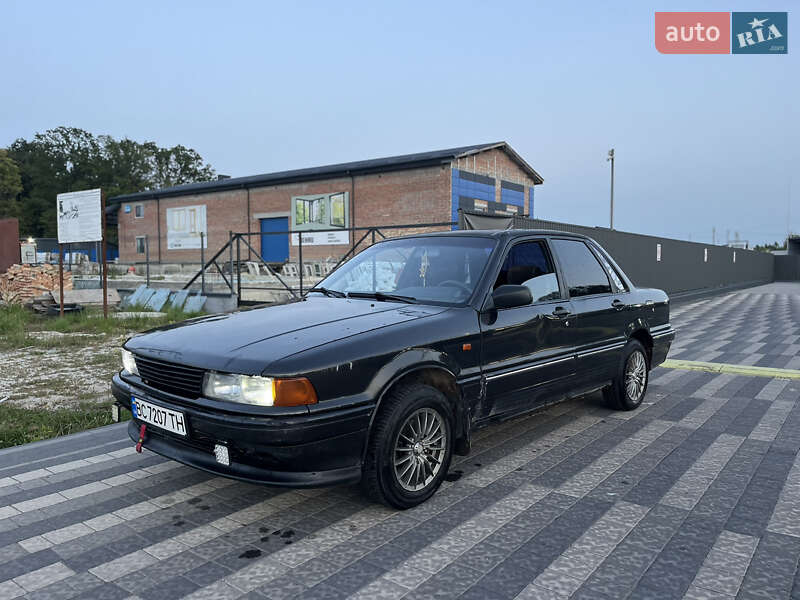 Седан Mitsubishi Galant 1991 в Львове