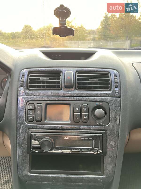 Седан Mitsubishi Galant 1997 в Тлумаче