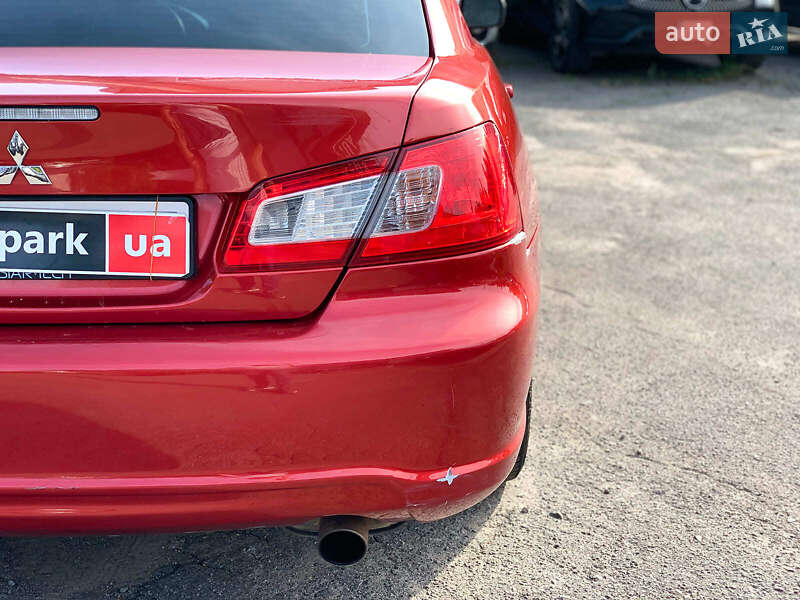 Седан Mitsubishi Galant 2012 в Виннице