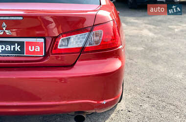 Седан Mitsubishi Galant 2012 в 