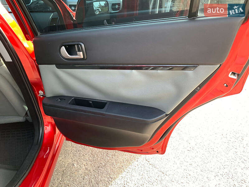 Седан Mitsubishi Galant 2012 в Виннице