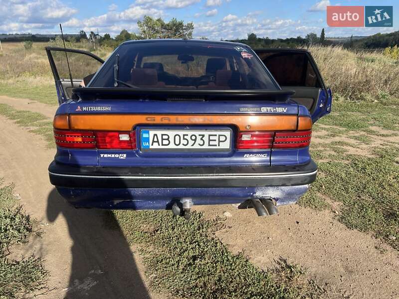 Лифтбек Mitsubishi Galant 1989 в Гайсине