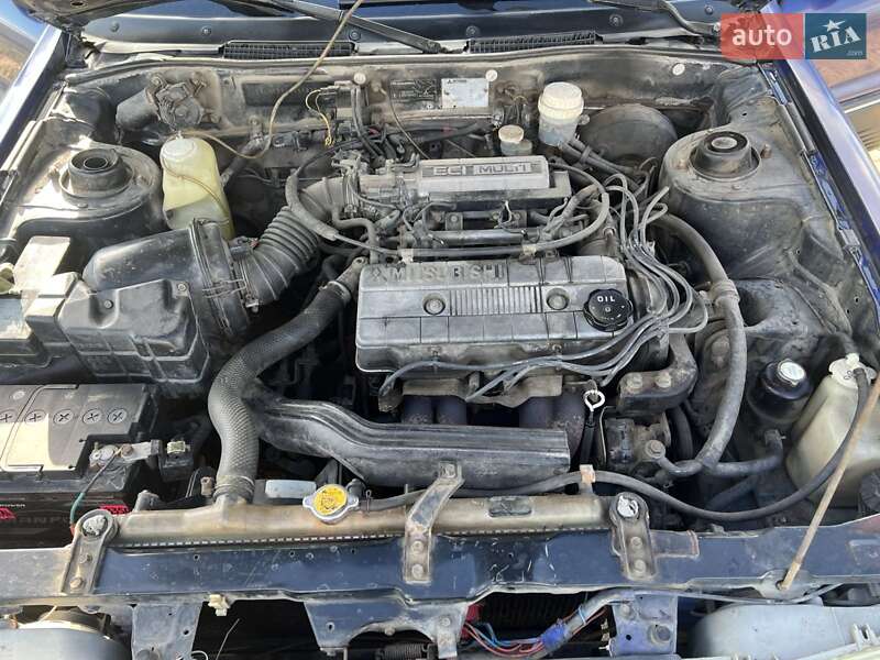 Лифтбек Mitsubishi Galant 1989 в Гайсине