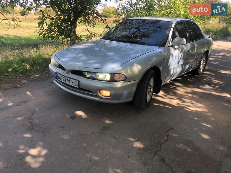 Седан Mitsubishi Galant 1993 в Синельниково