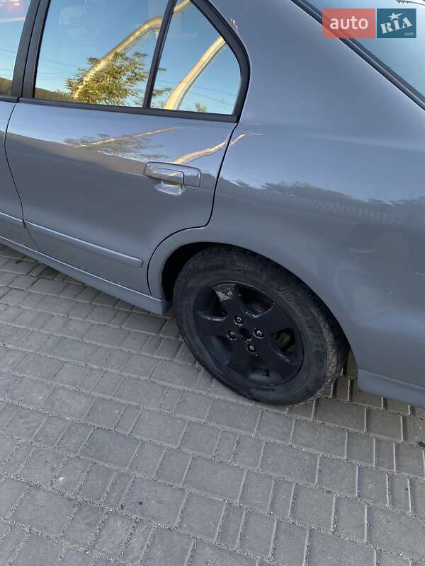 Седан Mitsubishi Galant 1997 в Умани