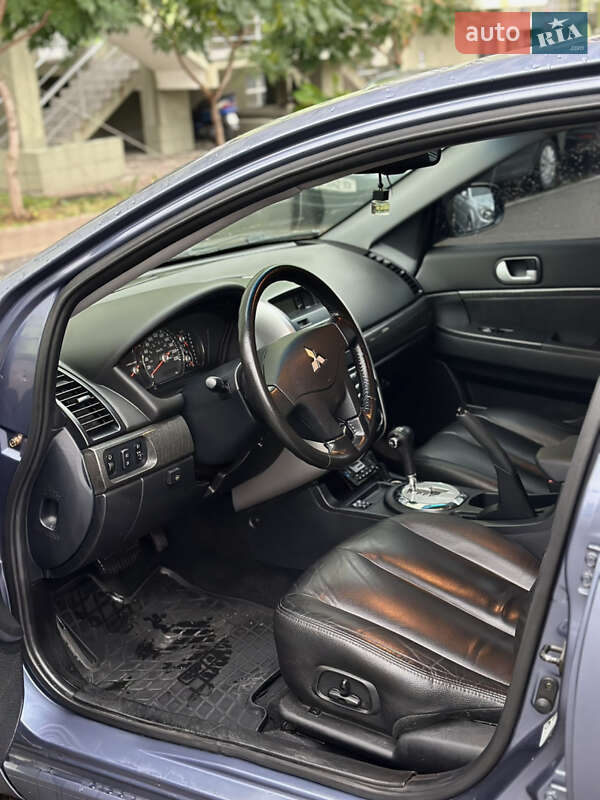 Седан Mitsubishi Galant 2006 в Киеве
