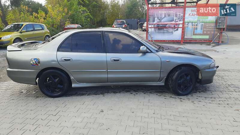 Седан Mitsubishi Galant 1993 в Черновцах