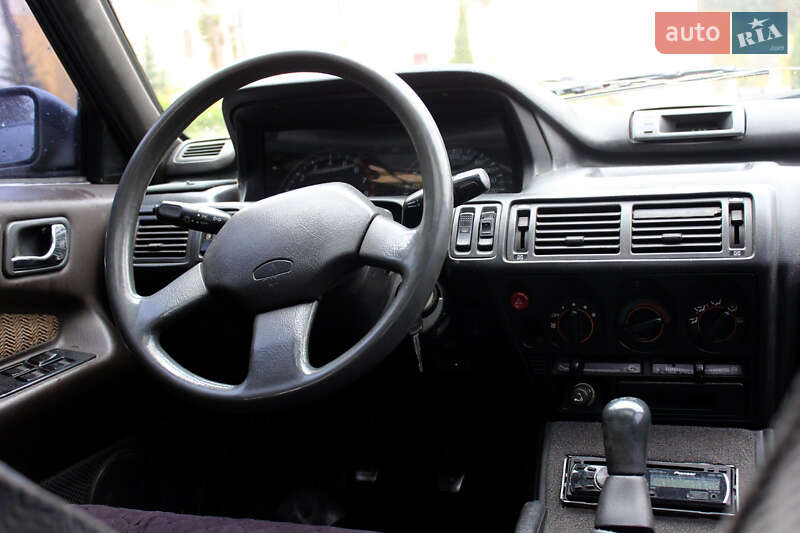 Седан Mitsubishi Galant 1989 в Кременце