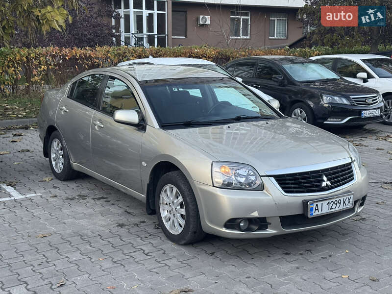 Седан Mitsubishi Galant 2009 в Киеве