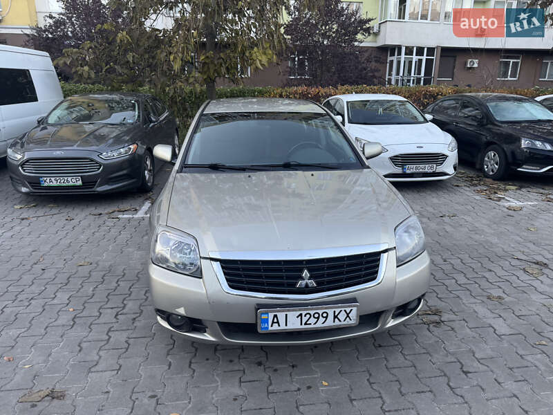 Седан Mitsubishi Galant 2009 в Киеве