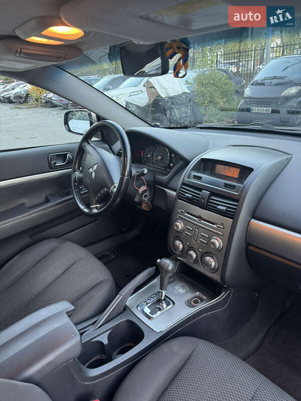 Седан Mitsubishi Galant 2009 в Киеве