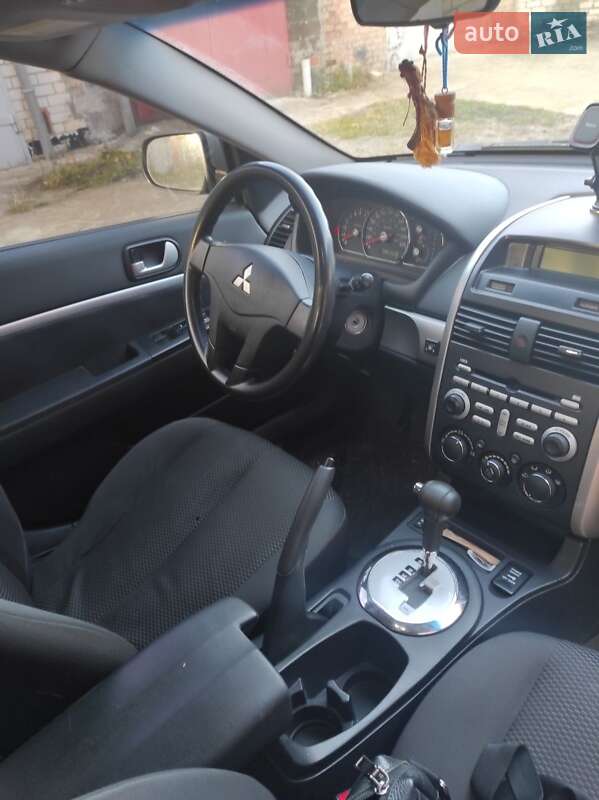 Седан Mitsubishi Galant 2007 в Вараше
