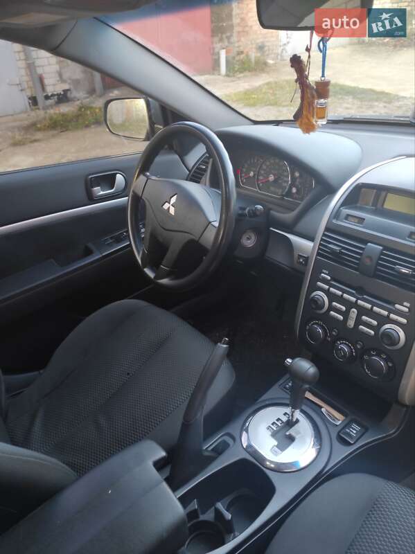 Седан Mitsubishi Galant 2007 в Вараше