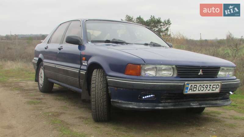 Ліфтбек Mitsubishi Galant 1989 в Гайсину