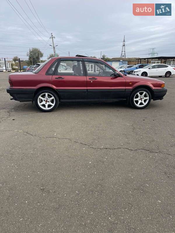 Седан Mitsubishi Galant 1988 в Одесі фото 10 Седан Mitsubishi Galant 1988 в Одесі