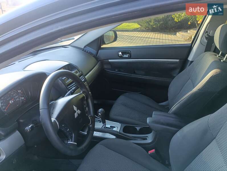 Седан Mitsubishi Galant 2008 в Снятині