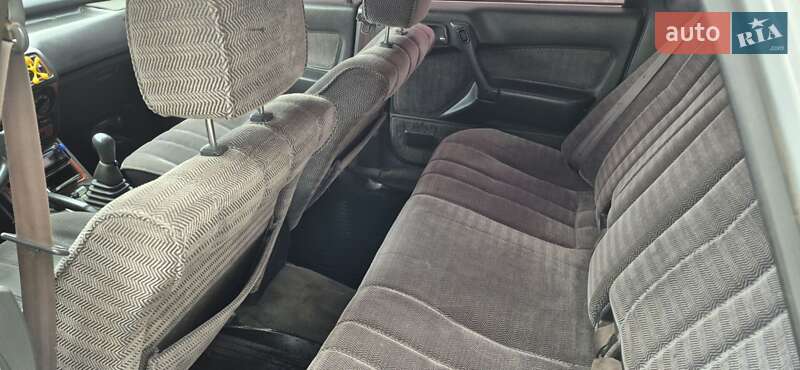 Седан Mitsubishi Galant 1988 в Тернополе