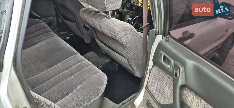 Седан Mitsubishi Galant 1988 в Тернополе