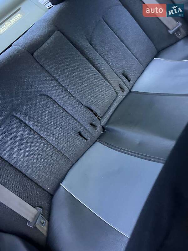 Ліфтбек Mitsubishi Galant 1993 в Левкові