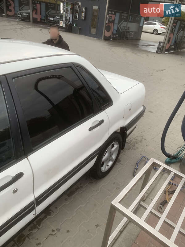 Седан Mitsubishi Galant 1989 в Львове