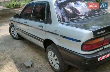 Седан Mitsubishi Galant 1988 в Одесі