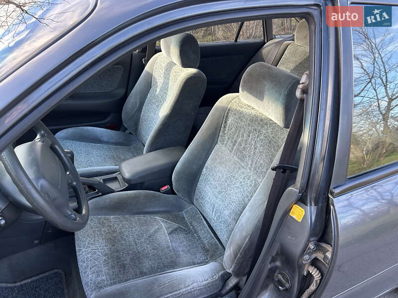 Ліфтбек Mitsubishi Galant 1994 в Кривому Розі