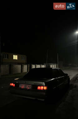 Седан Mitsubishi Galant 1986 в Нетешине