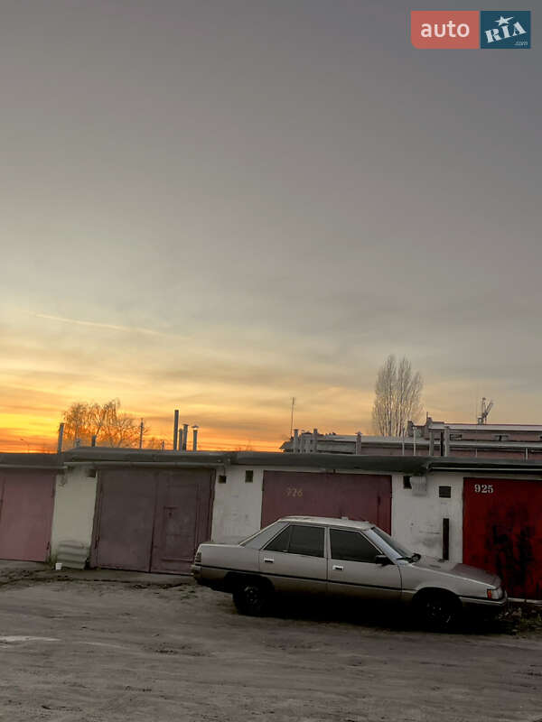 Седан Mitsubishi Galant 1986 в Нетішині