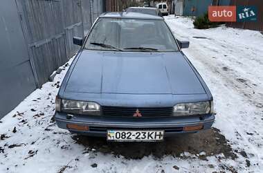 Седан Mitsubishi Galant 1987 в Киеве