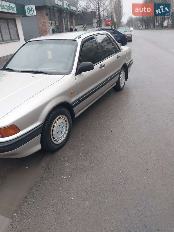 Mitsubishi Galant 1988