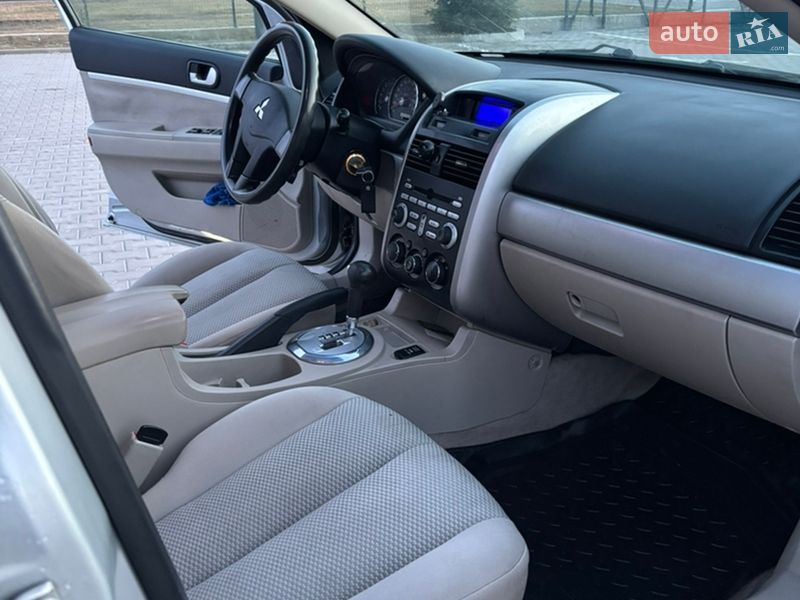 Седан Mitsubishi Galant 2007 в Виннице