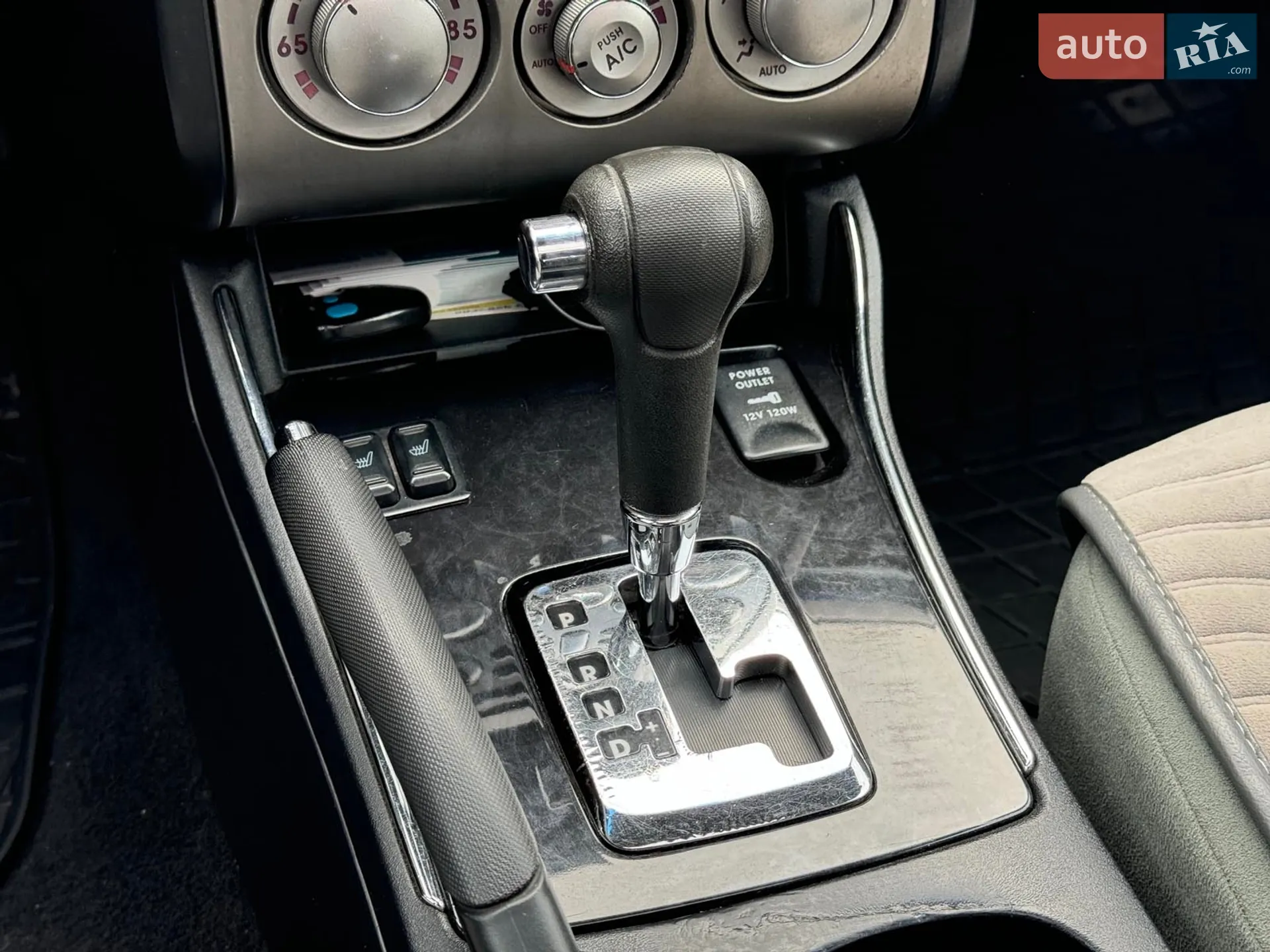 2012 Mitsubishi Galant - мініатюра 27