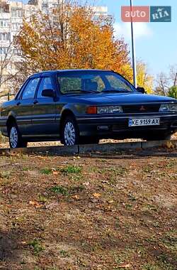 Седан Mitsubishi Galant 1988 в Кам'янському