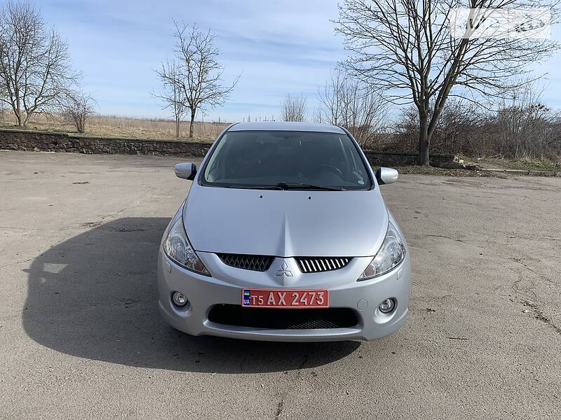 Минивэн Mitsubishi Grandis 2008 в Ровно фото 4 Минивэн Mitsubishi Grandis 2008 в Ровно