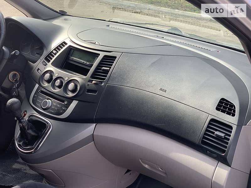 Минивэн Mitsubishi Grandis 2008 в Ровно фото 29 Минивэн Mitsubishi Grandis 2008 в Ровно