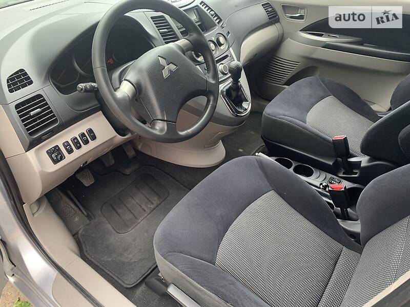 Минивэн Mitsubishi Grandis 2008 в Ровно фото 38 Минивэн Mitsubishi Grandis 2008 в Ровно