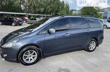 Минивэн Mitsubishi Grandis 2007 в 