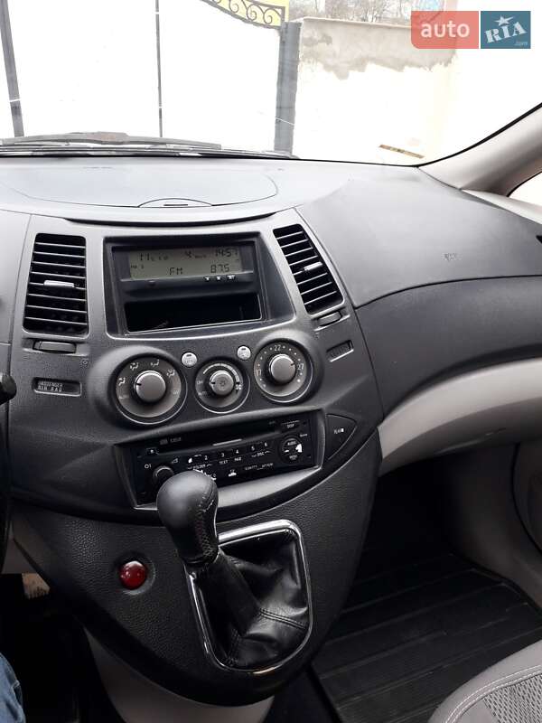 Мінівен Mitsubishi Grandis 2006 в Чернівцях