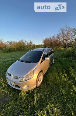 Минивэн Mitsubishi Grandis 2008 в 