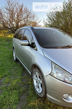 Минивэн Mitsubishi Grandis 2008 в 