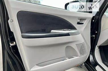 Мінівен Mitsubishi Grandis 2008 в 