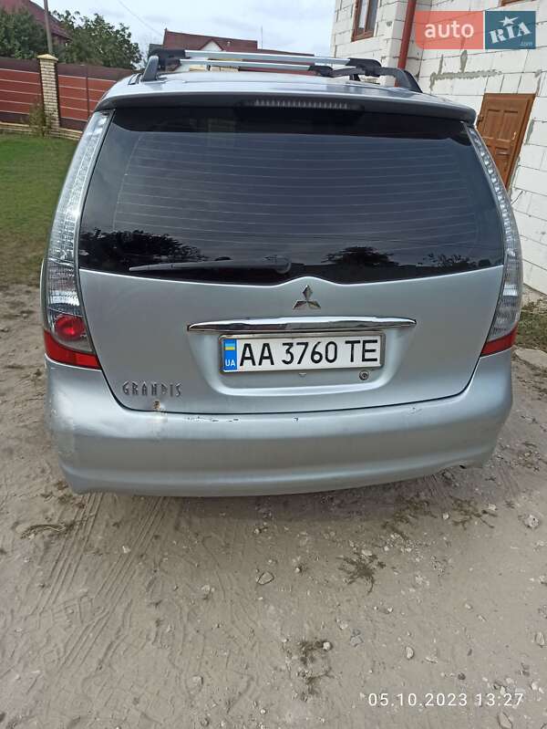Минивэн Mitsubishi Grandis 2007 в Киеве