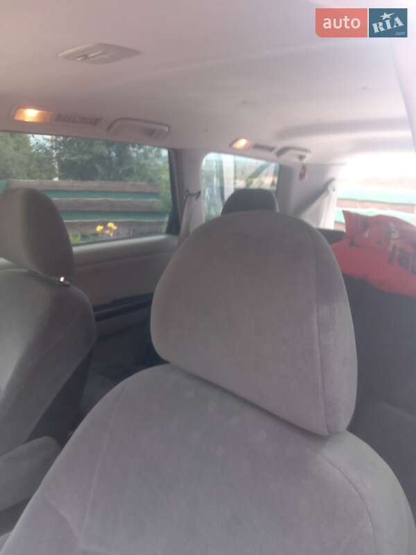 Минивэн Mitsubishi Grandis 2004 в Кременце